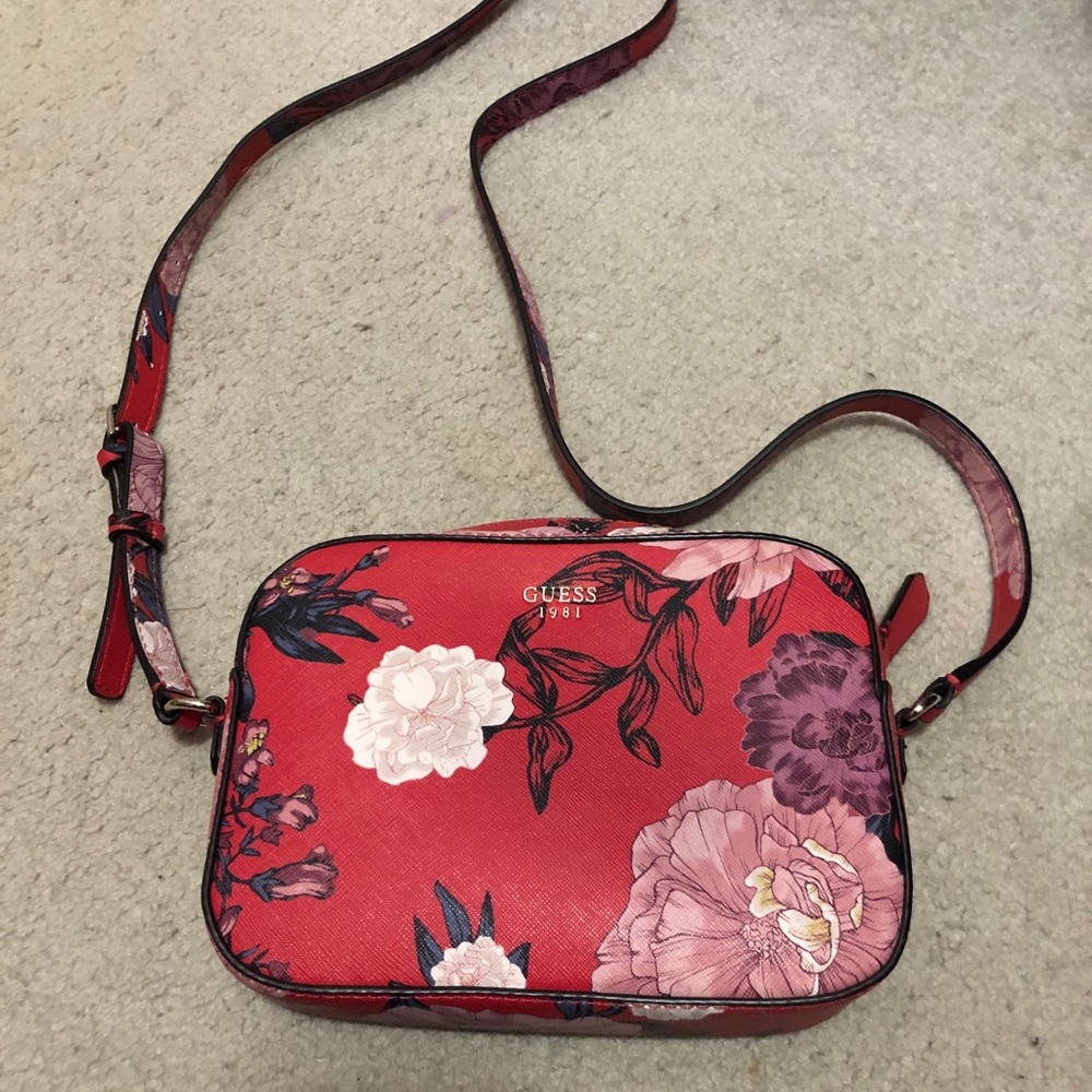 Guess purse